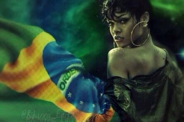 Rihanna - a cantora compartilhou a foto de um fã em seu Twitter (Foto: Reprodução Twitter)