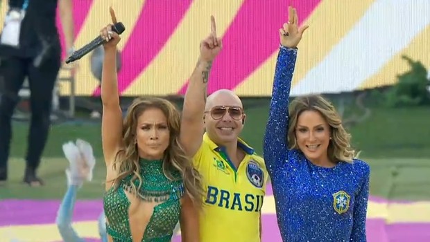 AO VIVO: Claudia Leitte, J.Lo e Pitbull cantam na abertura da Copa (Reprodução)