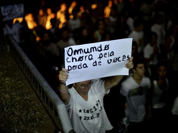 Cartazes lembravam vítimas Foto: Fernando Borges / Terra