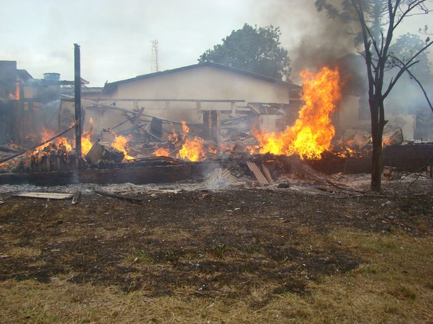 Coronel Sapucaia incêndio (Foto: Vilson Nascimento/ A Gazetanews)