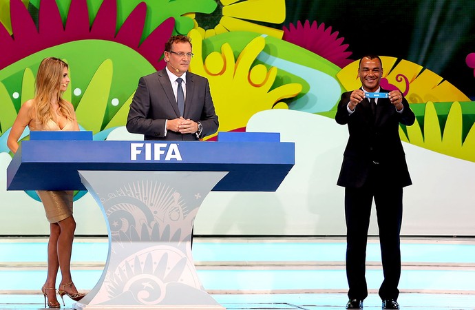 Cafu sorteio Copa do Mundo (Foto: Reuters)