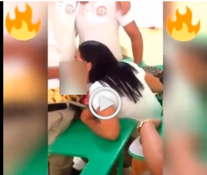 Vaza vídeo de estudante fazendo sexo oral em colega de classe