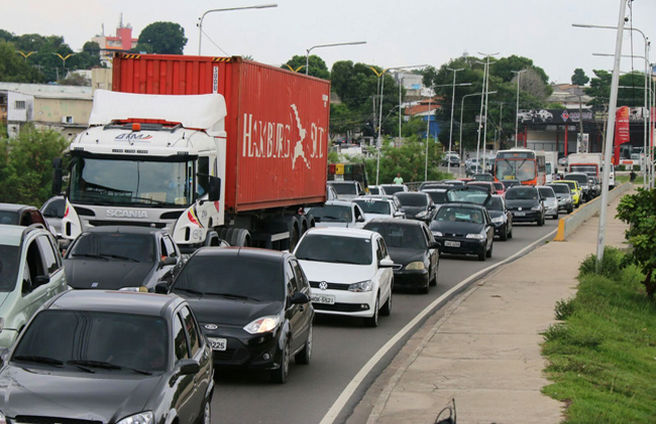 O trânsito ficou congestionado na av. Brasil, Compensa