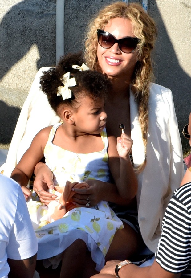 Beyoncé e Blue Ivy (Foto: AKM-GSI)