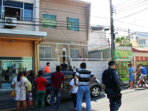 Assalto ocorreu na Rua Silva Ramo, no Centro, Zona Sul de Manaus (Foto: Luis Henrique Oliveira/G1 AM)