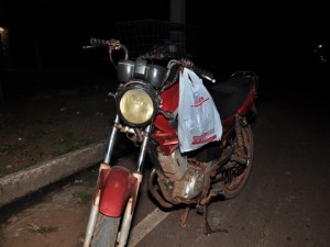 Moto abandonada pelo acusado