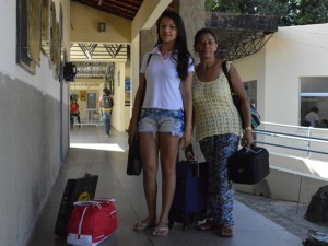 Ana Cibele e sua mãe vieram do Ceará para realizar a matrícula