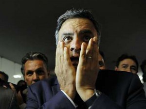 Aécio Neves reclamou do nível da campanha do PT