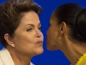 Dilma e Marina se cumprimentam no debate de ontem da TV Globo