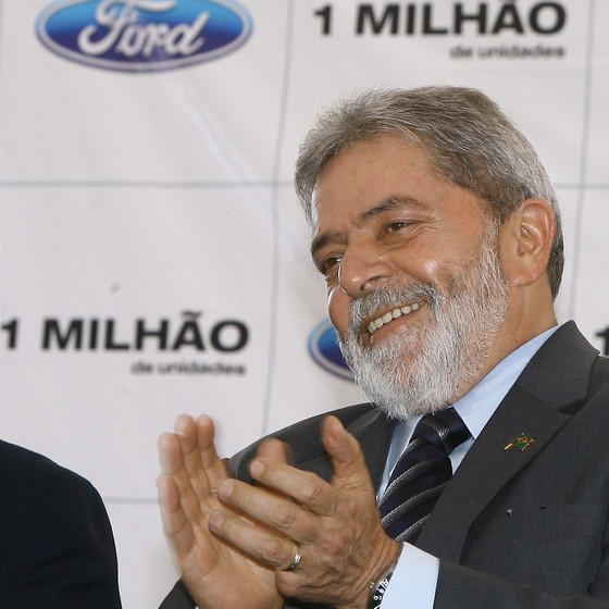 O presidente Lula durante cerimônia que comemora a produção de 1 milhão de veículos no Complexo Industrial Ford Nordeste em 2007 (Foto: Ricardo Stuckert)