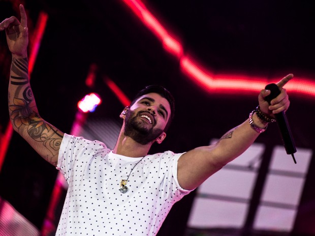 Gusttavo Lima canta Balada Boa e faz o chão de Barretos tremer na madrugada deste sábado (29)  (Foto: Mateus Rigola/G1)