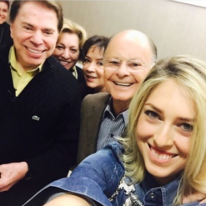 Cristiane Cardoso registrou a visita de Silvio Santos ao Templo de Salomão com selfie