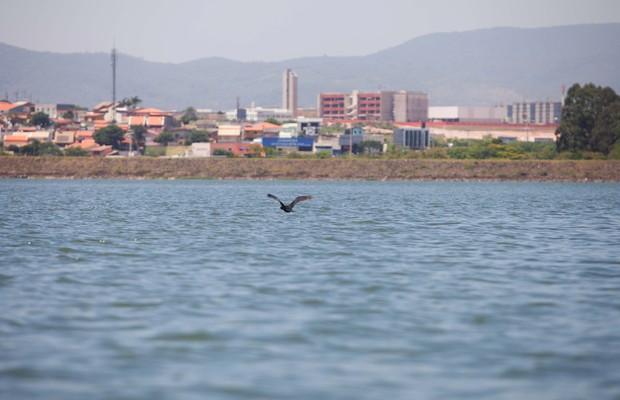 Represa no rio Jundiaí-mirim, em Jundiaí, está com 70% de sua capacidade e não enfrenta problemas por conta da seca em São Paulo (Foto: Rogério Cassemiro/ÉPOCA)