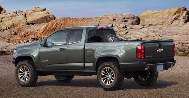 2015-Chevrolet-ColoradoZR2-Concept-4