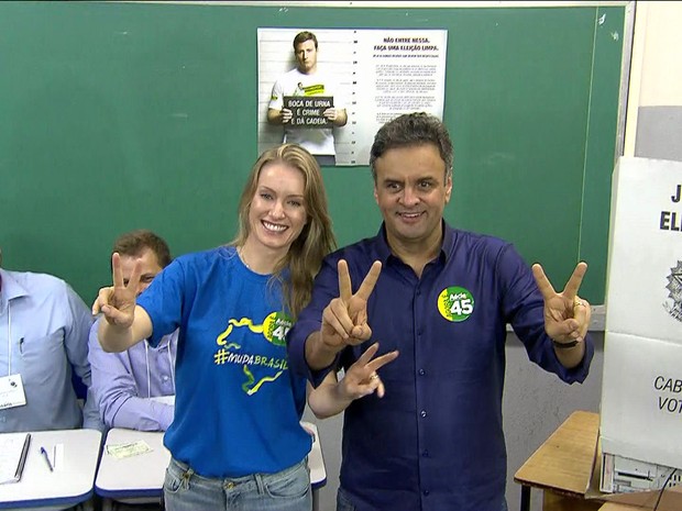 Aécio Neves vota em Minas Gerais - GNews (Foto: Reprodução/GloboNews)