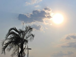 Céu de Campo Grande nesta sexta-feira (17) (Foto: Maria Caroline Palieraqui/G1 MS)