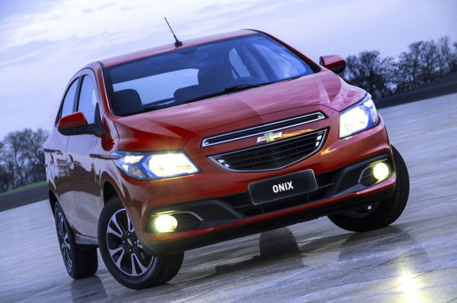 chevrolet-onix-2013-119