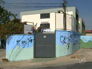 Menina é espancada dentro de escola, em Sorocaba (Foto: Reprodução/TV TEM)