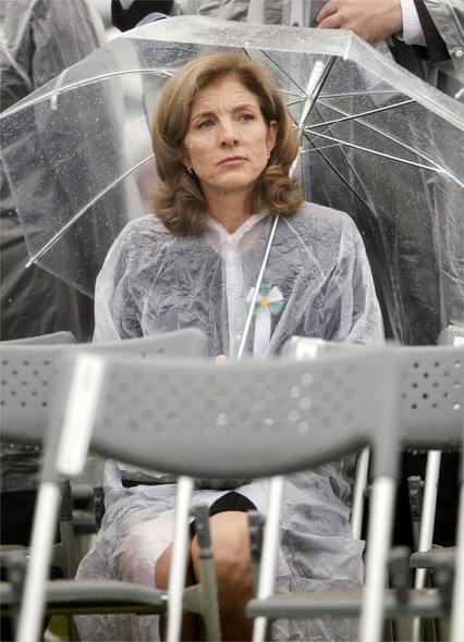 A embaixadora americana do Japão, Caroline Kennedy, compareceu à cerimônia, realizada no Memorial da Paz, em Hiroshima