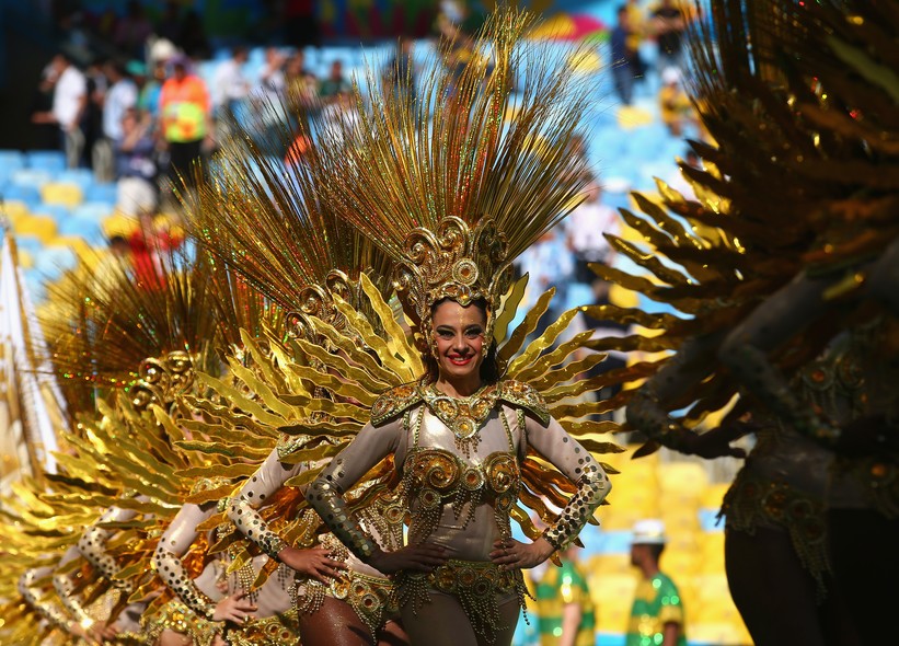 Passistas na cerimônia de encerramento da Copa do Mundo