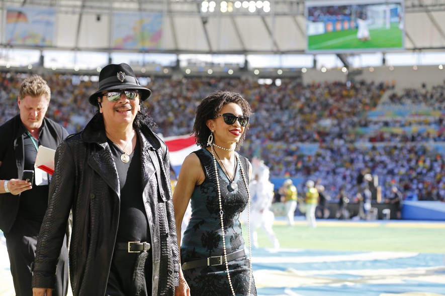  Carlos Santana entra no Maracanã para a apresentação