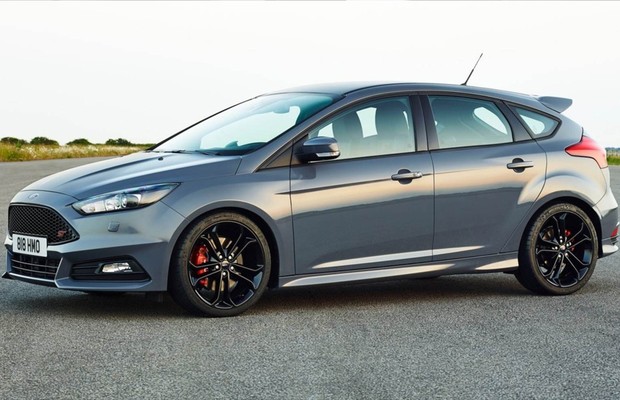 Ford Focus 2015 na cor Cinza Stealth (Foto: Divulgação)