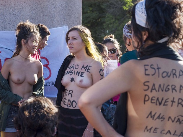 Entre 600 e 1 mil pessoas participaram do ato em Porto Alegre (Foto: Cau Guebo/Futura Press/Estadão Conteúdo)