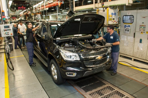 GM-Brazil-Chevrolet-S10-Production-01