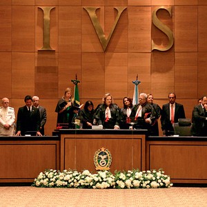 BENEFÍCIOS Juízes do Tribunal de Justiça do Rio de Janeiro. Boa remuneração e dois meses de férias por ano (Foto: Carlo Wrede/Ag. O Dia)