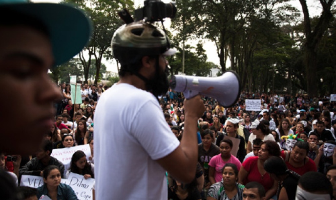 Manifestantes se reúnem no centro de S. José. Foto: Flávio Forner