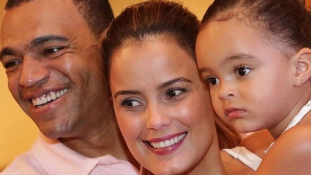 Luciele Di Camargo com Denilson e a filha Maria Eduarda