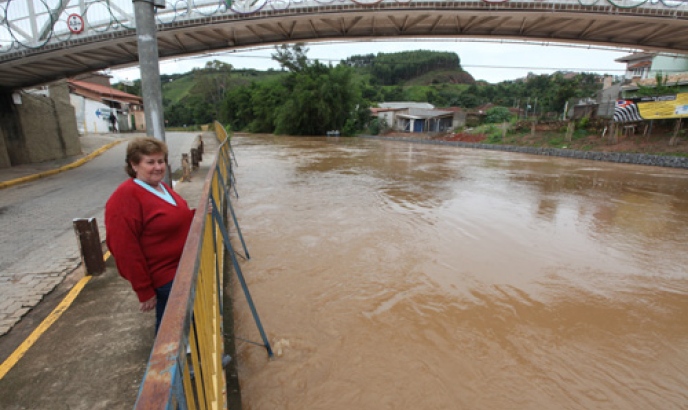 Nível do rio em São Luís do Paraitinga aumento com a chuva. Foto: Rogério Marques