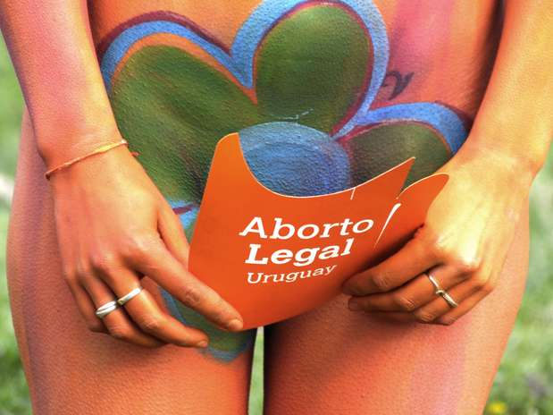 Apesar de estar penalizado pela lei, no Uruguai acontecem 30 mil abortos por ano segundo números oficiais, embora o número possa duplicar de acordo com estimativas de organizações defensoras dos direitos das mulheres  Foto: AP