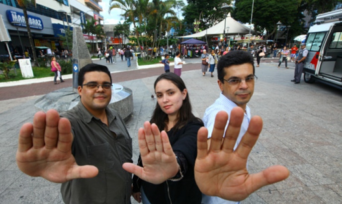 Angelo Rubin, Pedro Rubin e Fabiana Pazzine aderem a campanha pela Paz