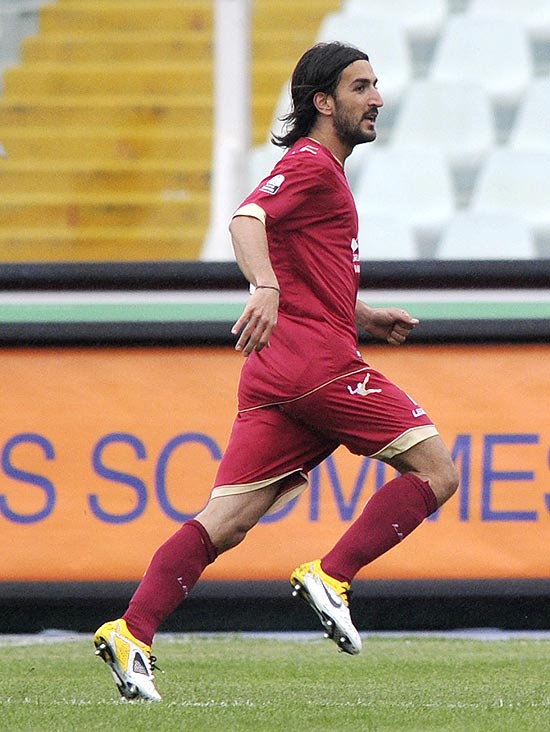 Morosini em lance do jogo entre Pescara x Livorno