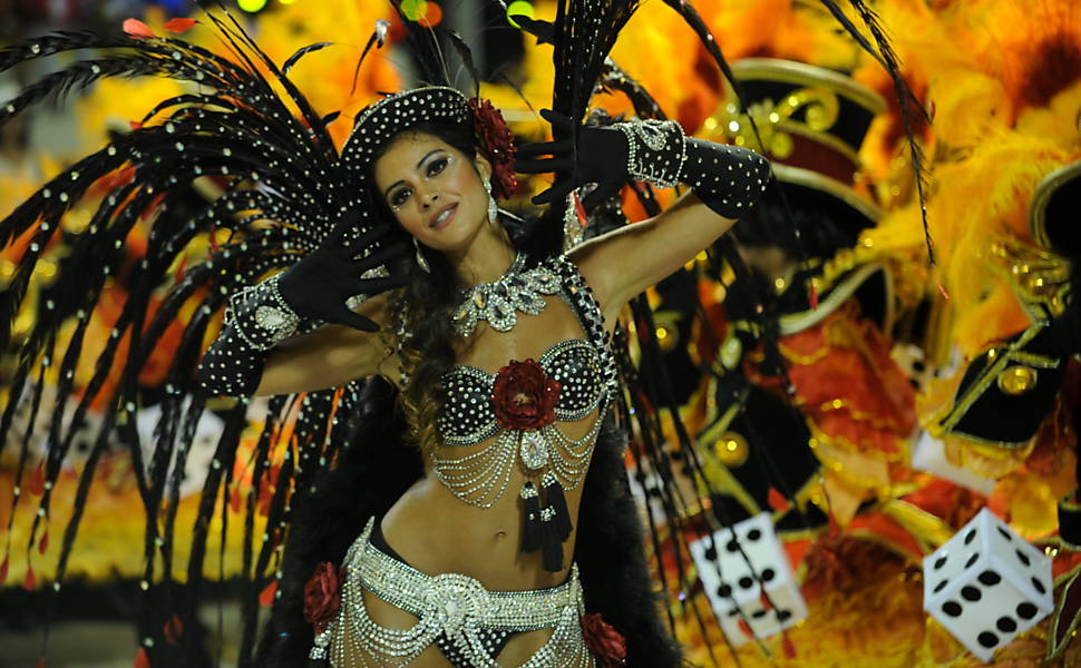 Desfile da escola de samba São Clemente; veja o Especial do Carnaval 2012