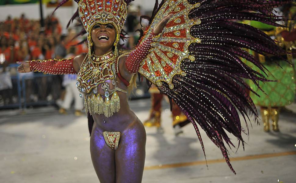 Desfile da escola de samba União da Ilha; Leia mais