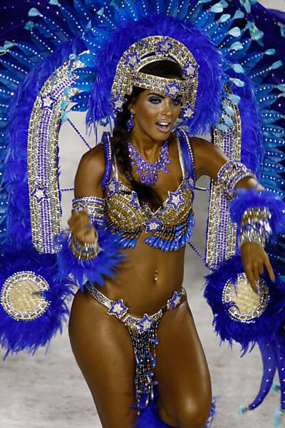 Desfile da escola de samba Grande Rio que tem como samba-enredo "Eu Acredito em Você. E Você?" Leia mais