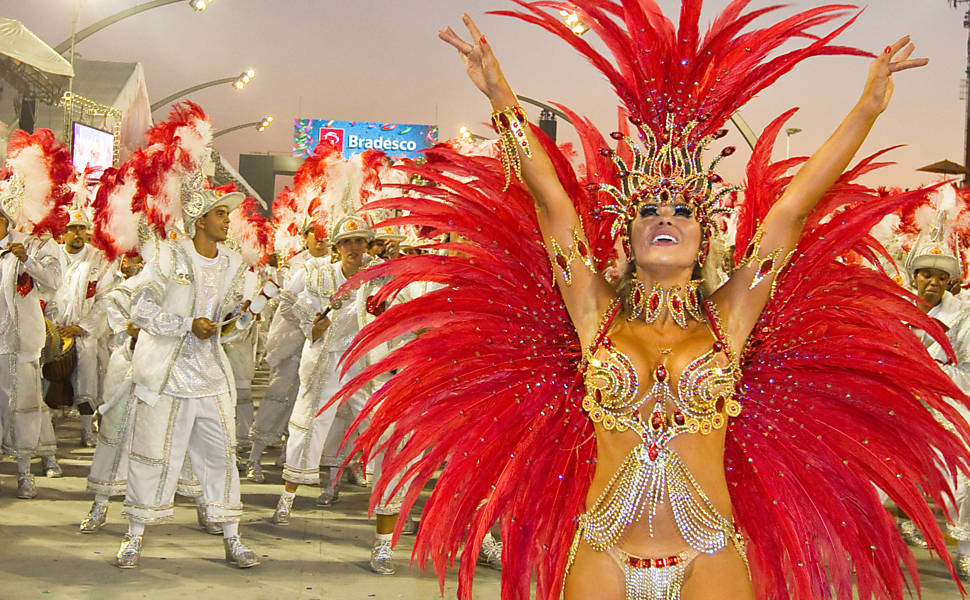 Tânia Oliveira durante o desfila, no Anhembi; veja o Especial do Carnaval 2012