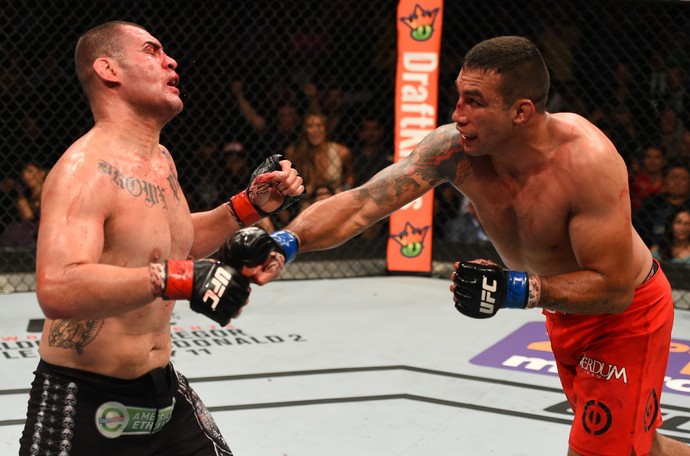 Fabricio Werdum Cain Velásquez UFC 188 (Foto: Getty Images)