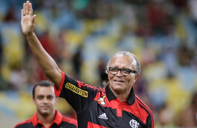 Flamengo x Volta Redonda - Jayme de Almeida recebe homenagem (Foto: Rudy Trindade / Agência Estado)