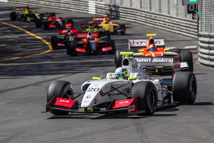 Brasileiro estava bem na prova, após largar em 13º e chegar à 6ª posição (Foto: Paolo Pellegrini)