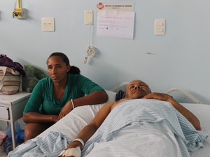 Francisca Pereira e o marido Juacelo Nunes (Foto: Ellyo Teixeira/G1)