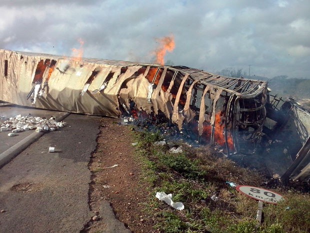 Acidente em Teofilândia (Foto: Portal Cleriston Silva)