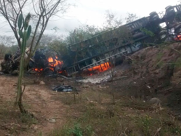 Acidente em Teofilândia (Foto: Portal Cleriston Silva)