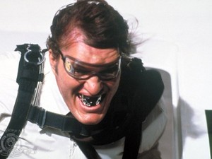 Richard Kiel como Jaws em '007 contra o foguete da morte' (1979) (Foto: Divulgação/MGM)