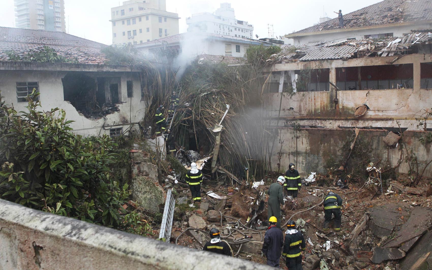 Local da queda do avião que levava Eduardo Campos, em Santos