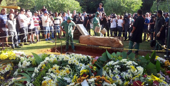 Enterro Luciano do Valle Campinas (Foto: Fernando Pacífico)