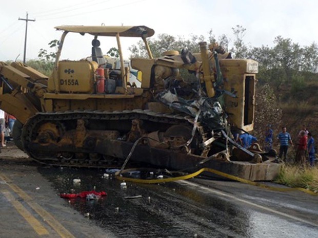 Acidente na Bahia (Foto: Carlos Alberto/ site Aragão Notícias)