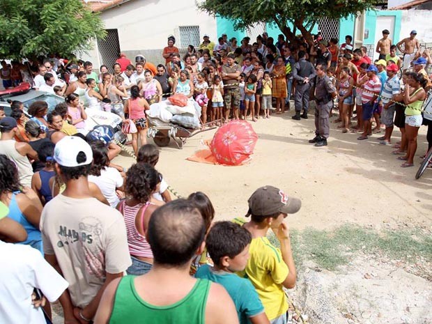 Esse foi o primeiro homicídio registrado pela PM em Caicó em 2014 (Foto: Marcos Sousa)